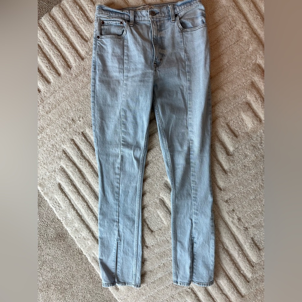 Women’s Abercrombie Skinny High Rise front slit jeans, size 6/28